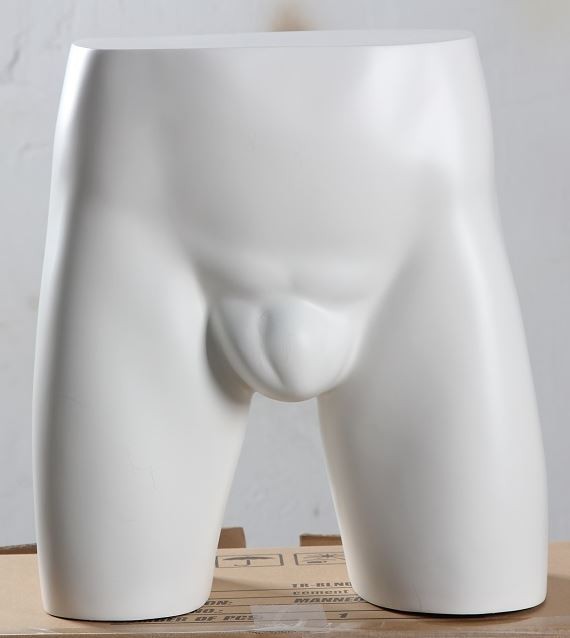 Fessier homme blanc mat